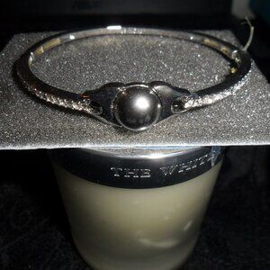 😎 3 for $10 SALE-bundle sale! - Vintage Avon stretch bracelet with rhinestones